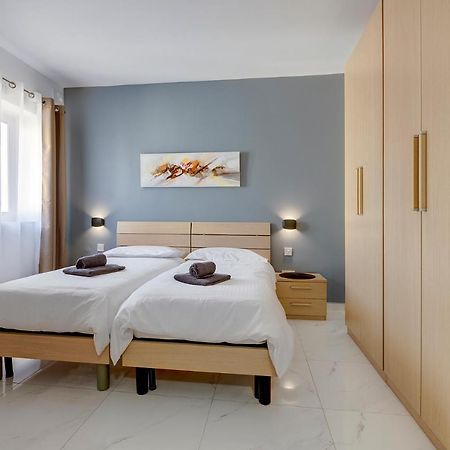 Chic 2Br Penthouse Steps From The Promenade Leilighet Sliema Eksteriør bilde
