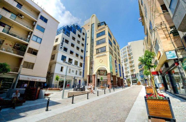 Chic 2Br Penthouse Steps From The Promenade Leilighet Sliema Eksteriør bilde