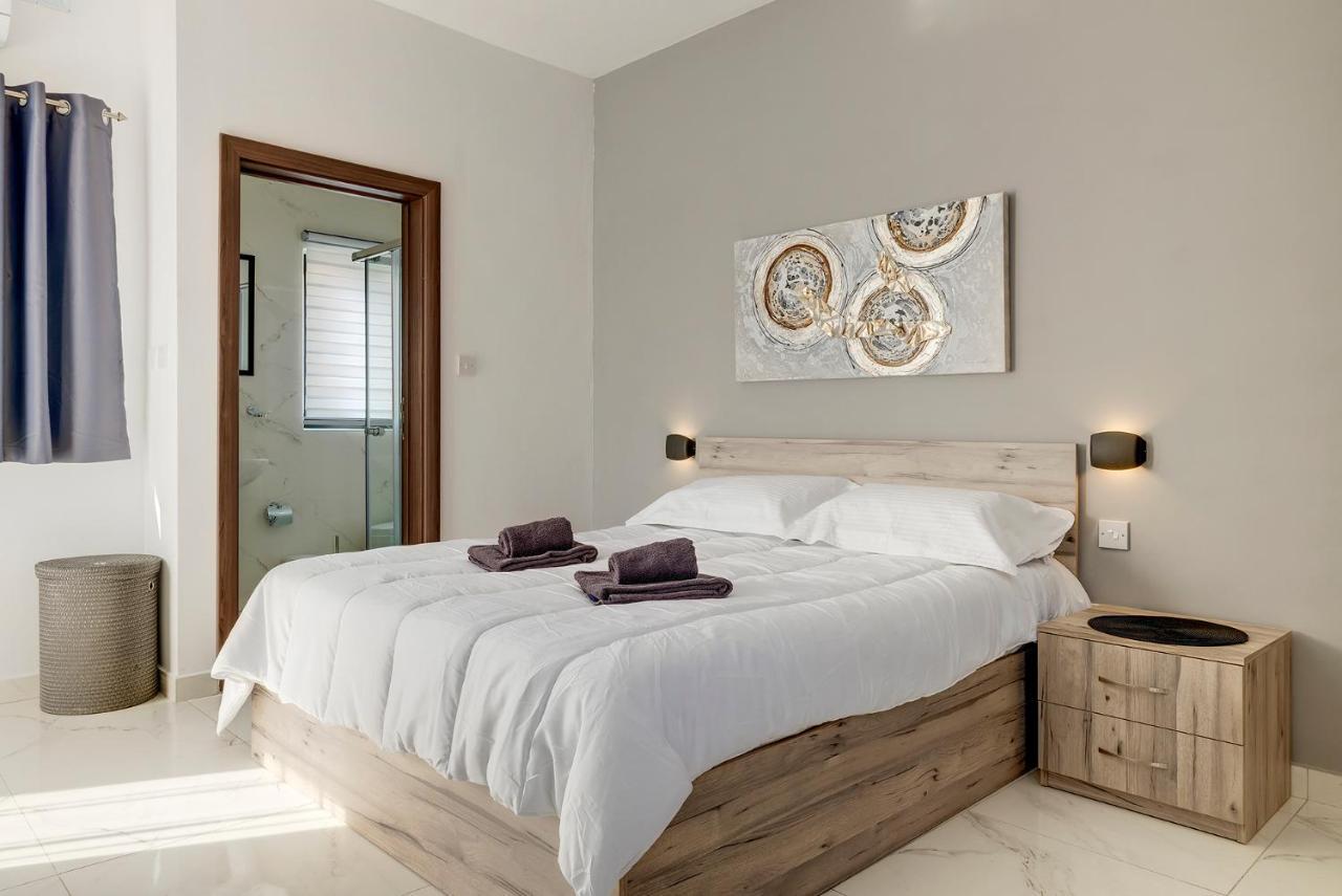 Chic 2Br Penthouse Steps From The Promenade Leilighet Sliema Eksteriør bilde