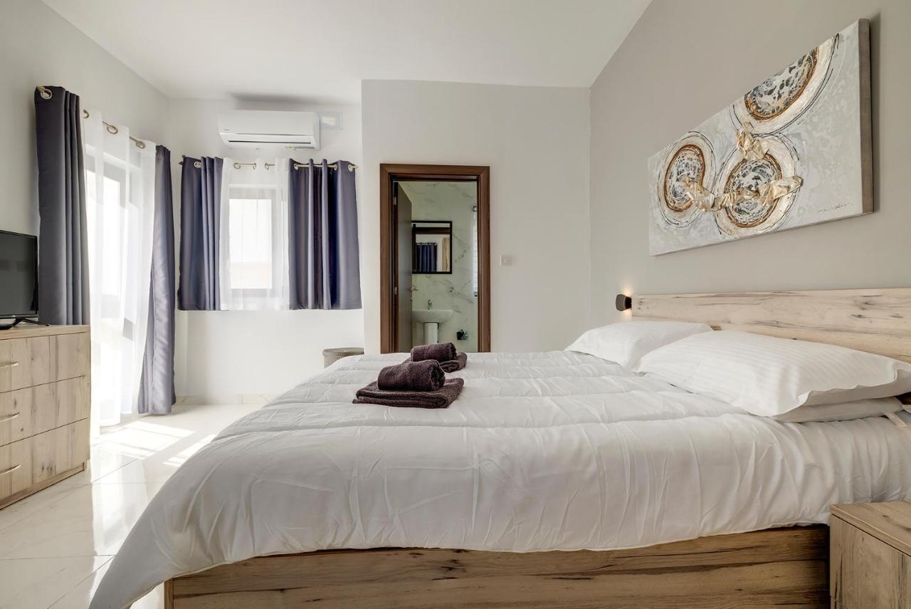 Chic 2Br Penthouse Steps From The Promenade Leilighet Sliema Eksteriør bilde