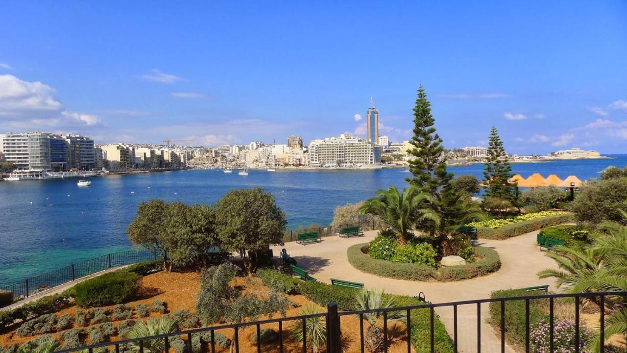 Chic 2Br Penthouse Steps From The Promenade Leilighet Sliema Eksteriør bilde