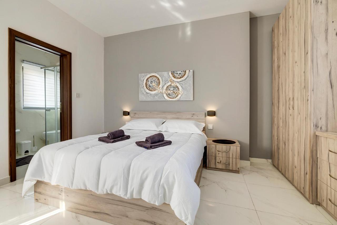 Chic 2Br Penthouse Steps From The Promenade Leilighet Sliema Eksteriør bilde